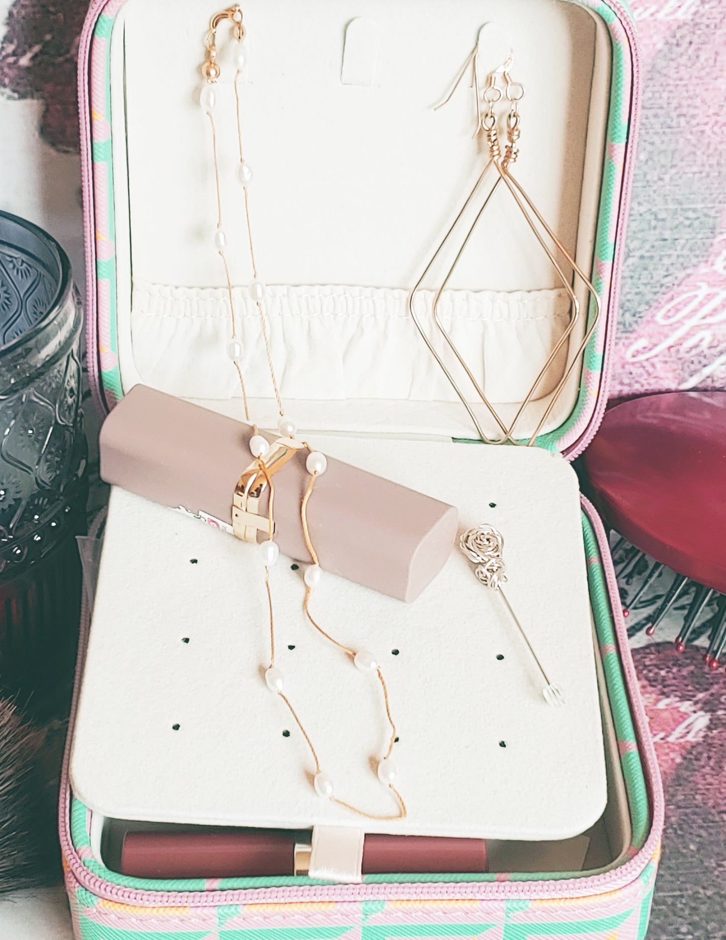 Packs up easily for a vacation getaway.