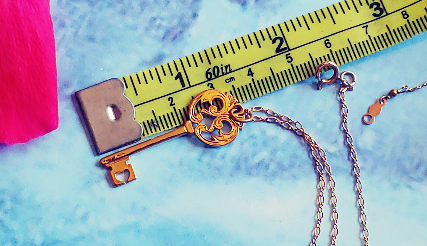 Key pendant necklace