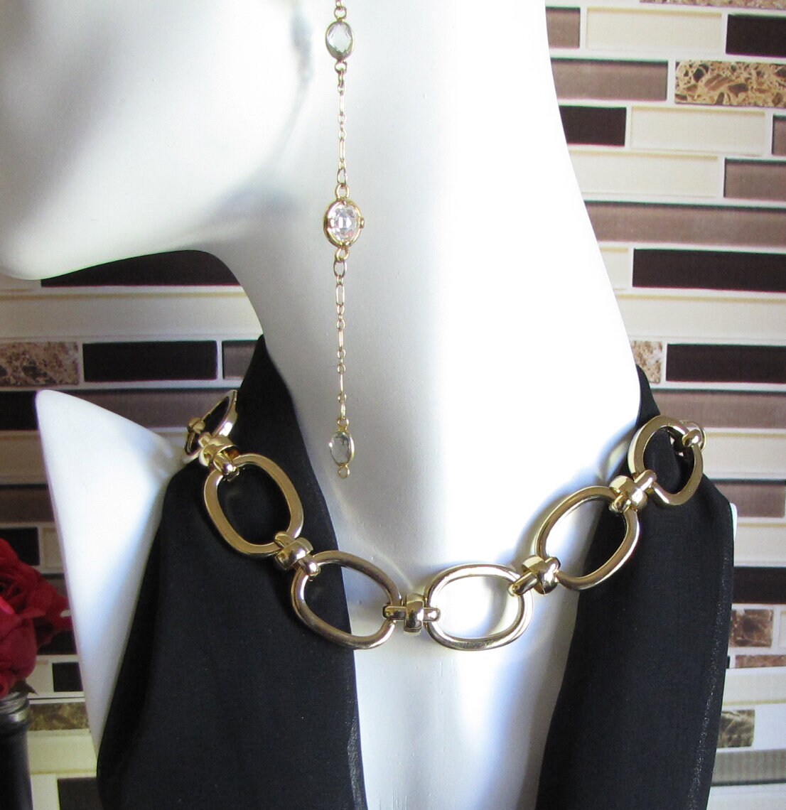 Wear it for a stunning eveing look.