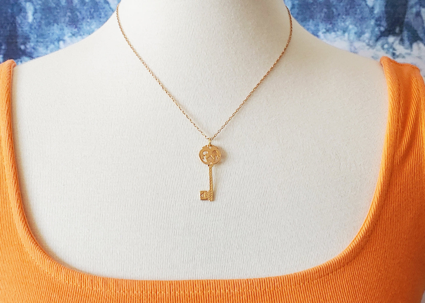 Key pendant necklace