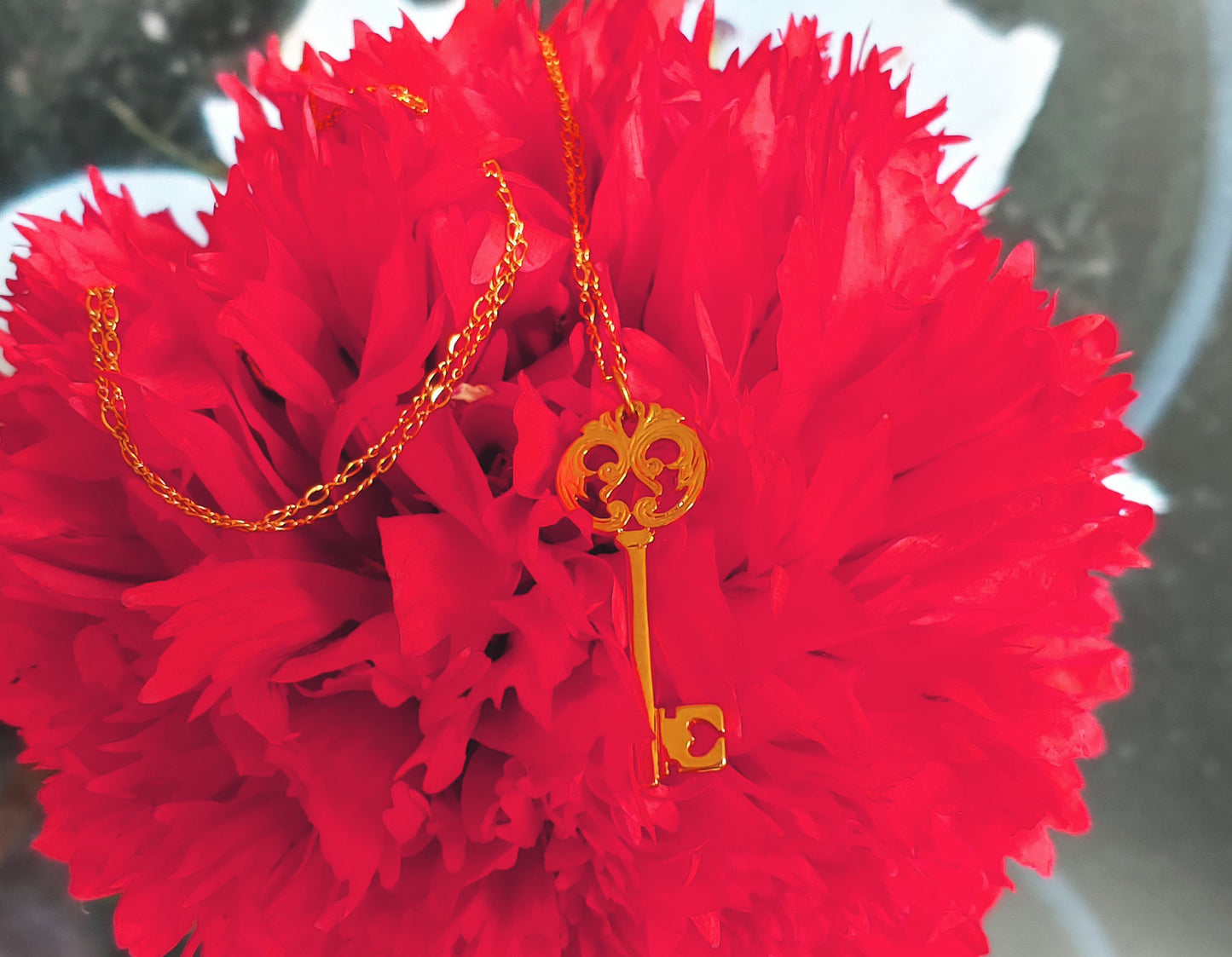Key pendant necklace