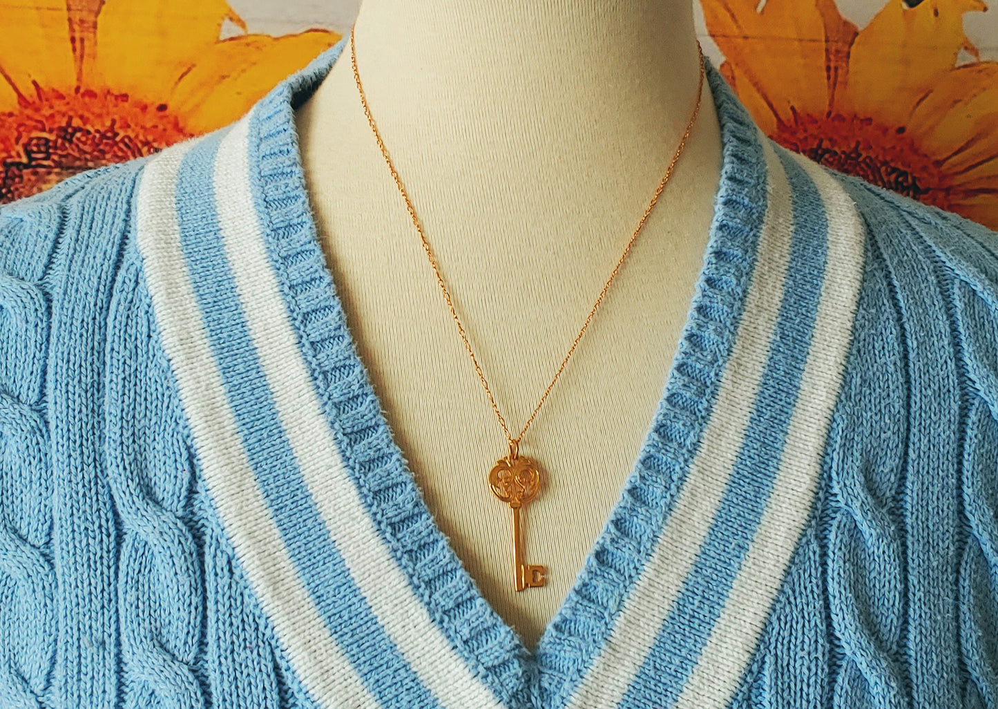 Key pendant necklace