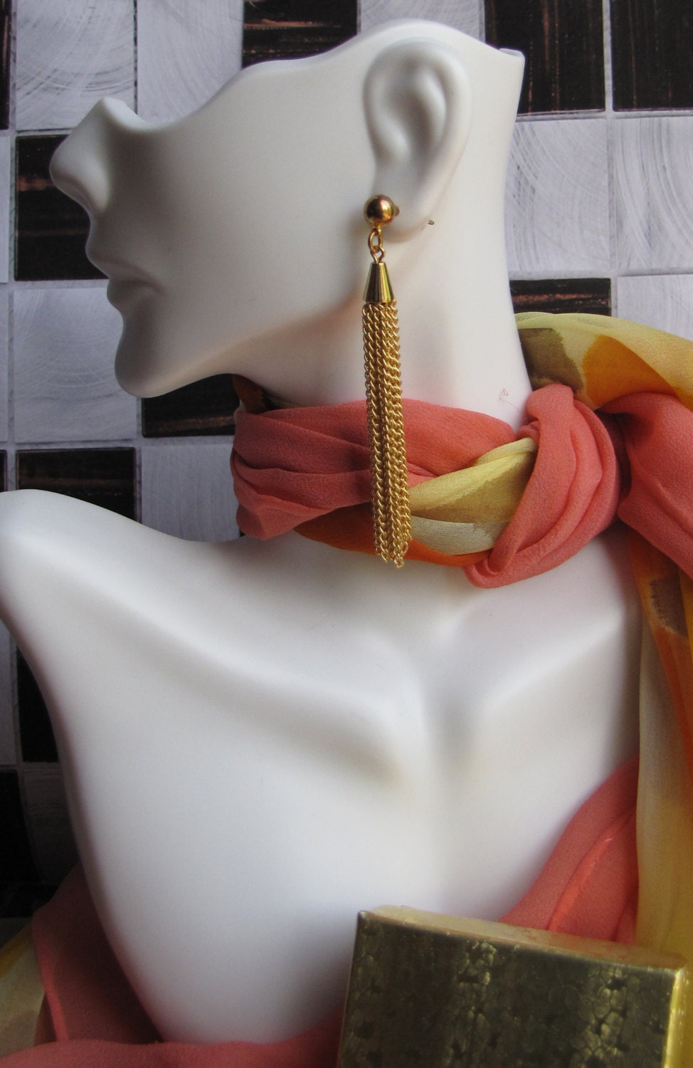 Steel chain tassel earrings.