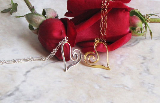 Heart pendant necklace