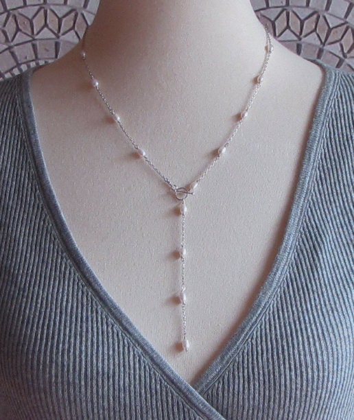 Y necklace with toggle close