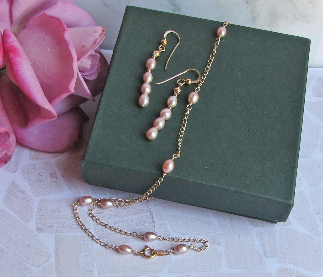 Salmon colored freshwater pearl tin cup necklace and earring set